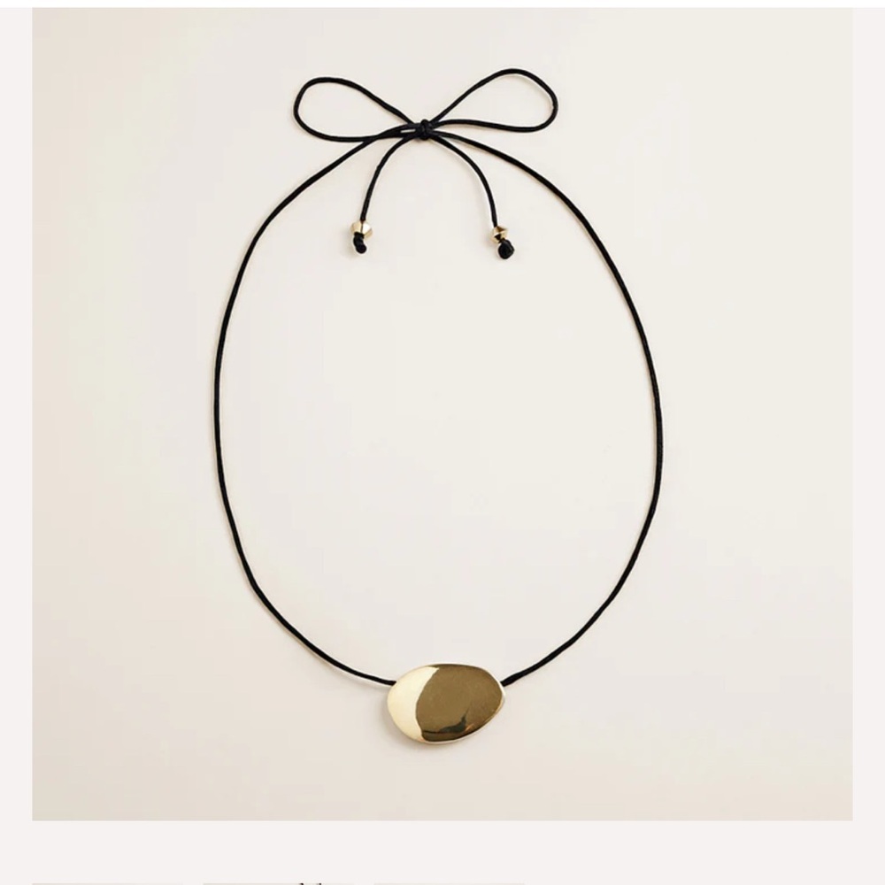 NWT Parker Thatch Pebble Pendant with Black
Satin Cord